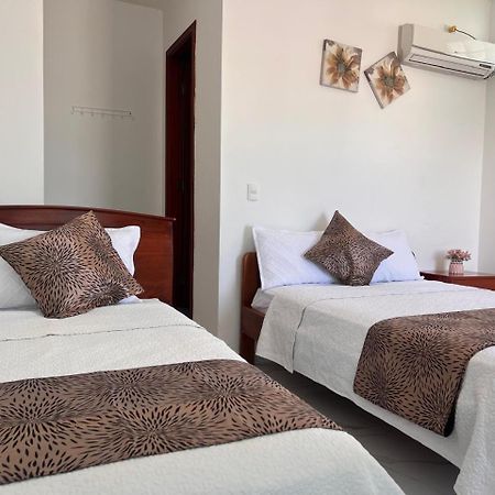 Hostal Carliza Пуерто Айора Екстериор снимка
