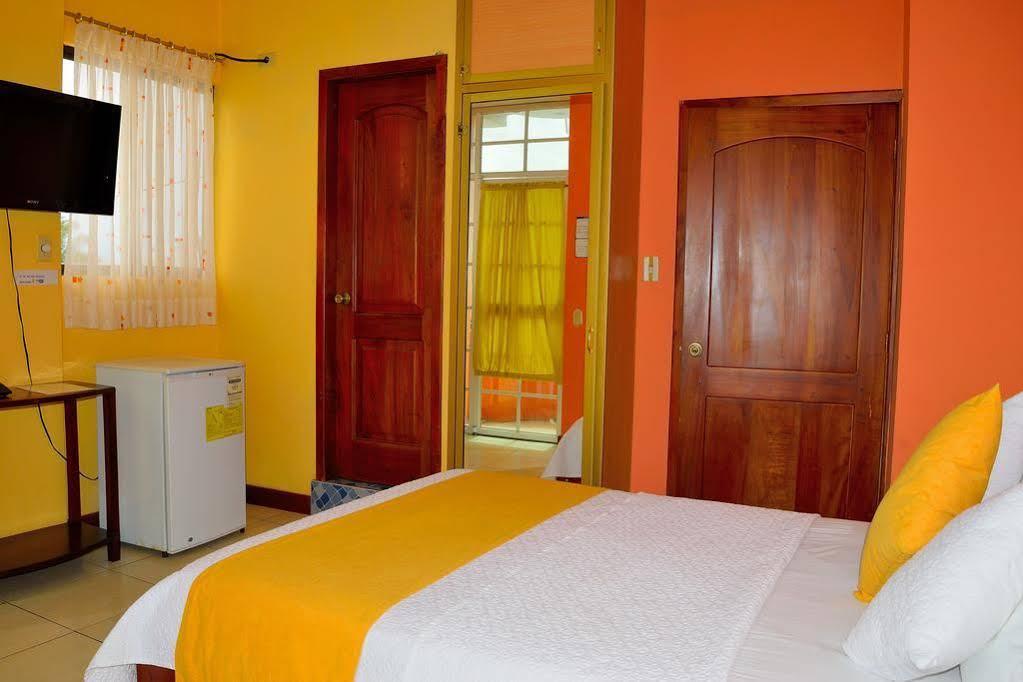 Hostal Carliza Пуерто Айора Екстериор снимка