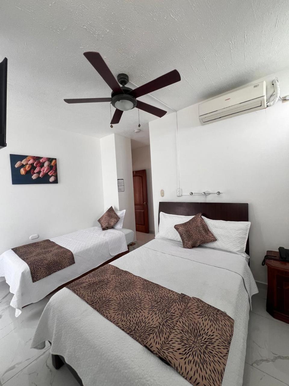 Hostal Carliza Пуерто Айора Екстериор снимка