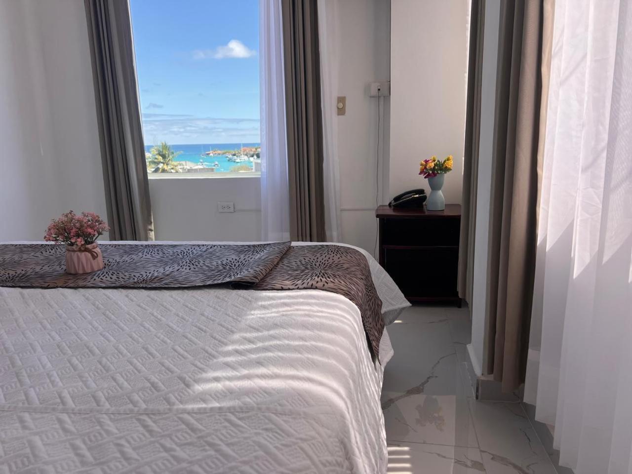 Hostal Carliza Пуерто Айора Екстериор снимка